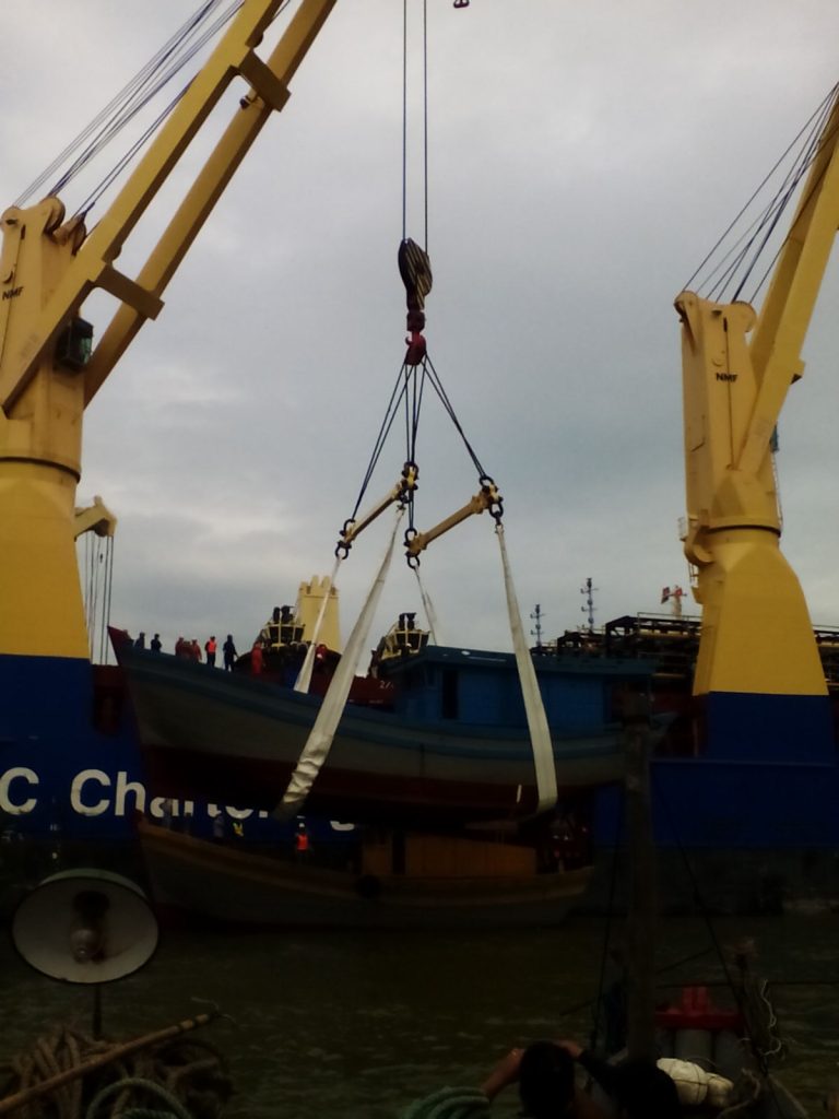 Đội ngũ Lặn Ngầm thi công thực tế